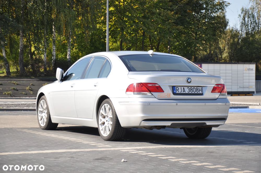BMW Seria 7 740i - 5