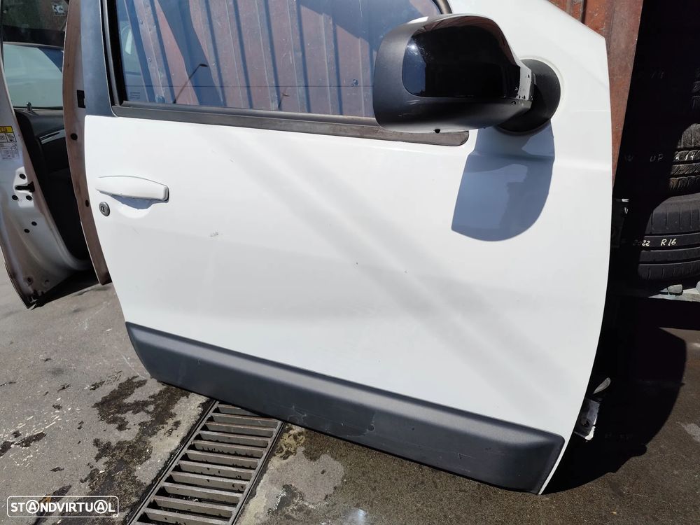 DACIA DUSTER I PORTA FRENTE DIREITA - PF643 - 3
