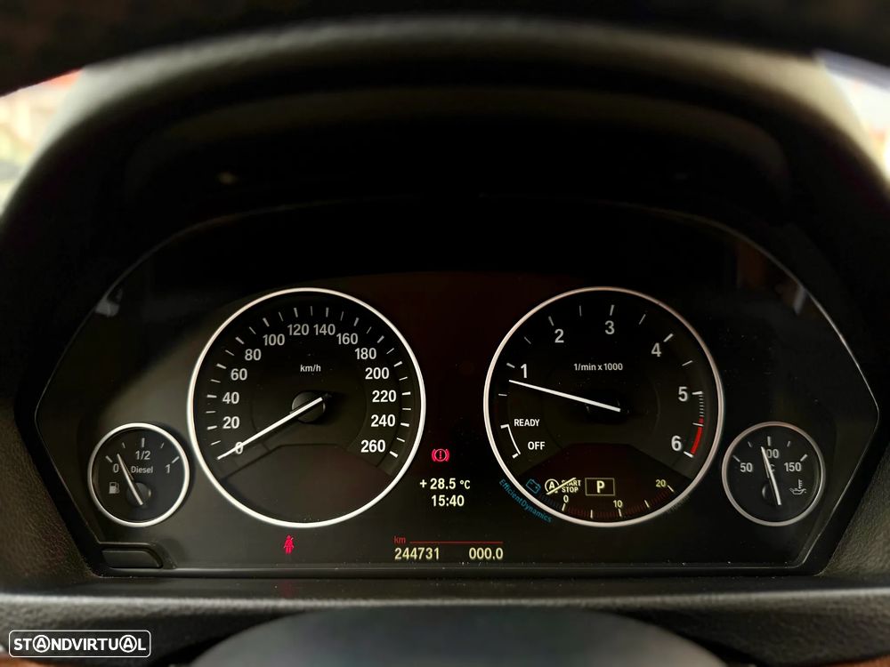 BMW 320 d Auto Line Luxury - 22