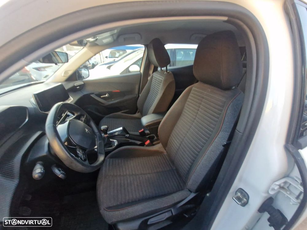 Peugeot 2008 1.2 PureTech Allure - 6