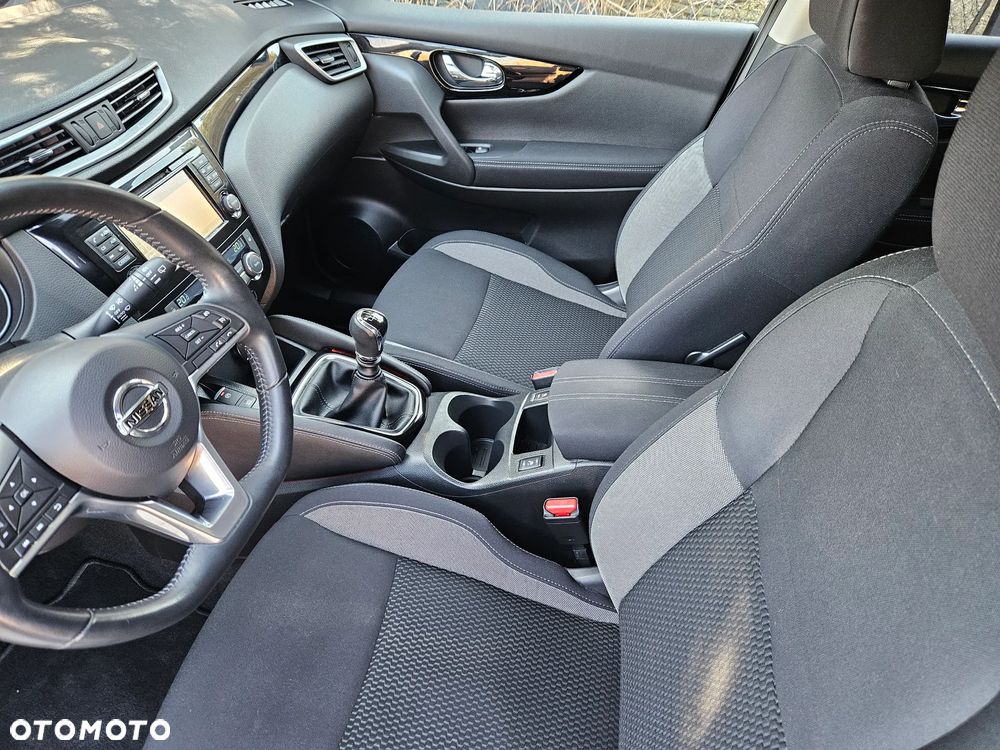 Nissan Qashqai 1.2 DIG-T N-Vision - 17