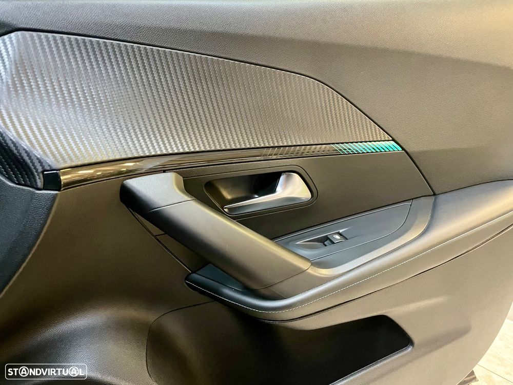 Peugeot 2008 PureTech 130 EAT8 Allure - 27