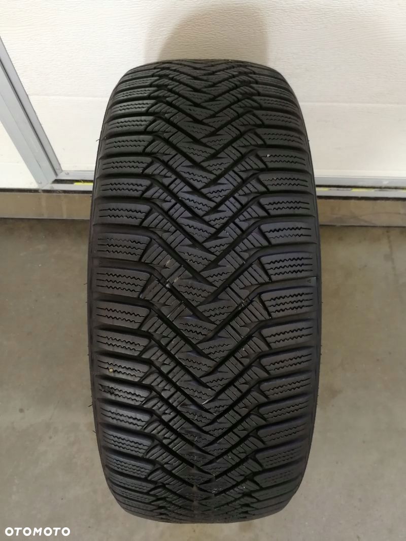 Opona zimowa 205/45 R 17 Laufenn I Fit - 1