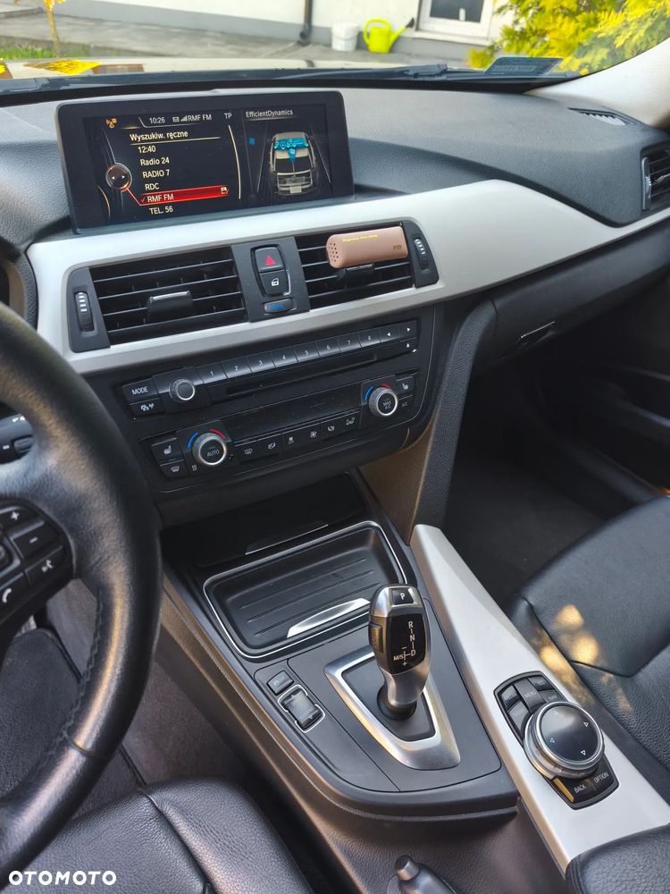 BMW Seria 3 ver-320d-efficient-dynamics-edition-luxury-line - 5