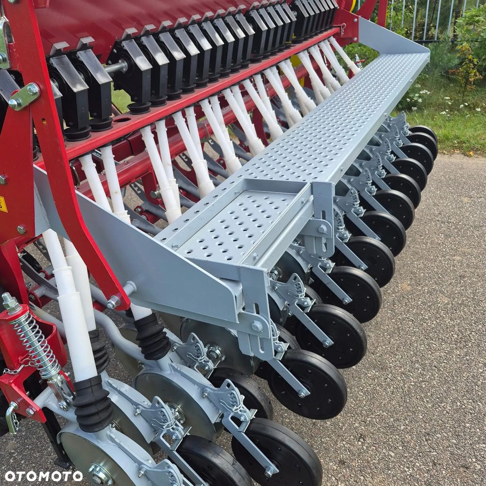 Meprozet Siewnik zbożowy 2-talerzowy S117T MEPROZET 3,0m; Siewnik zbożowy stopkowy-redlicowy S107/2 MEPROZET 2,5m; Siewnik zbożowy stopkowy-redlicowy S107 MEPROZET 3,0m - 11