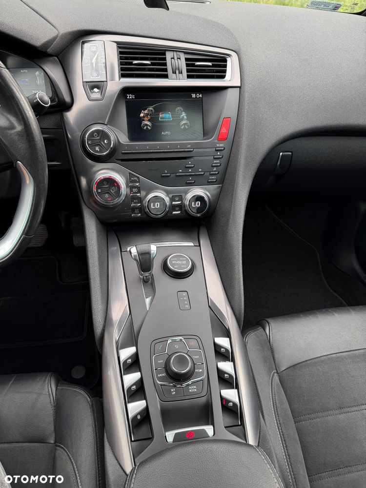 Citroën DS5 Hybrid4 - 12