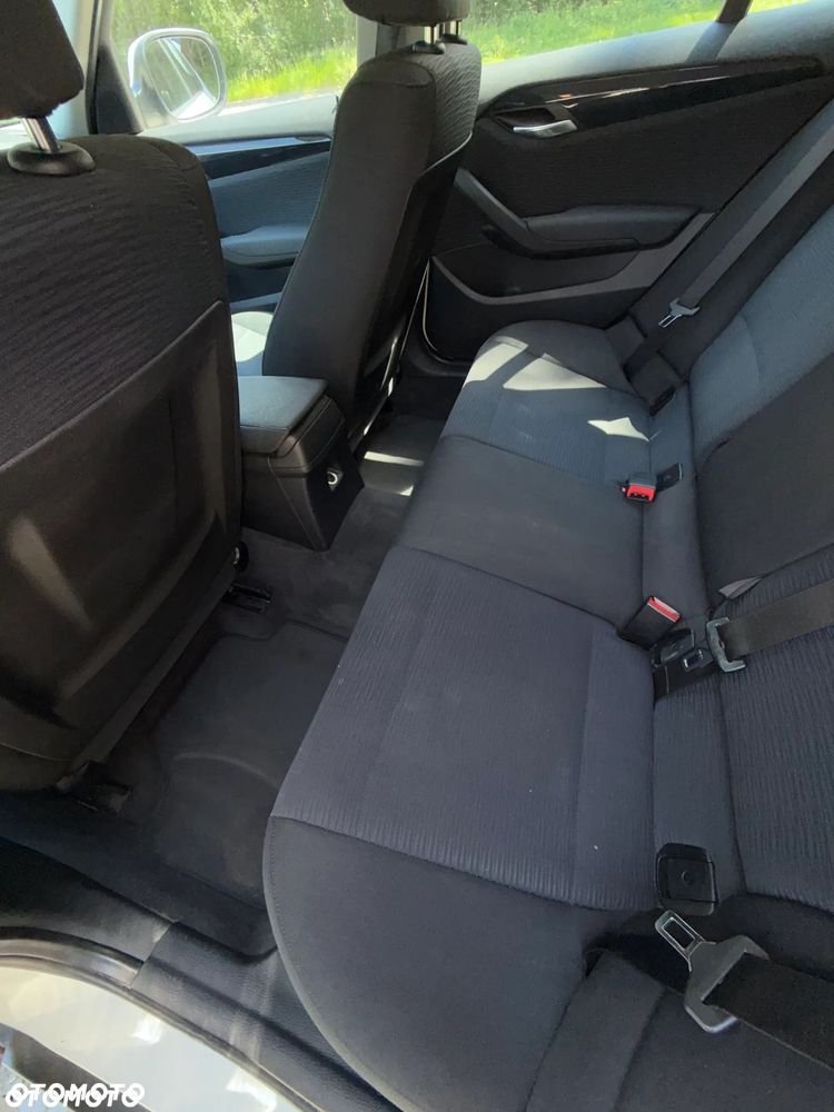 BMW X1 sDrive18d - 10