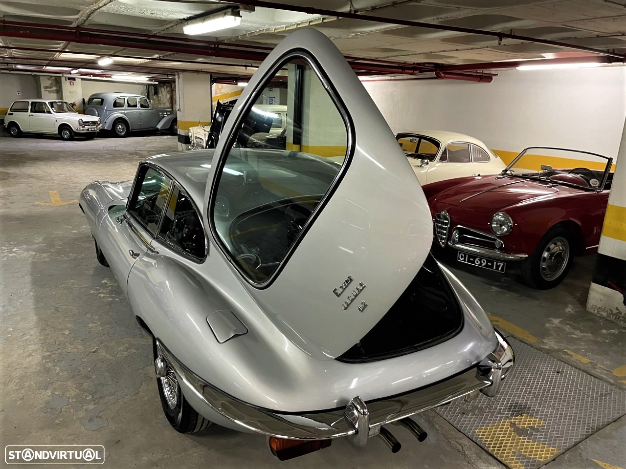 Jaguar E-Type - 11