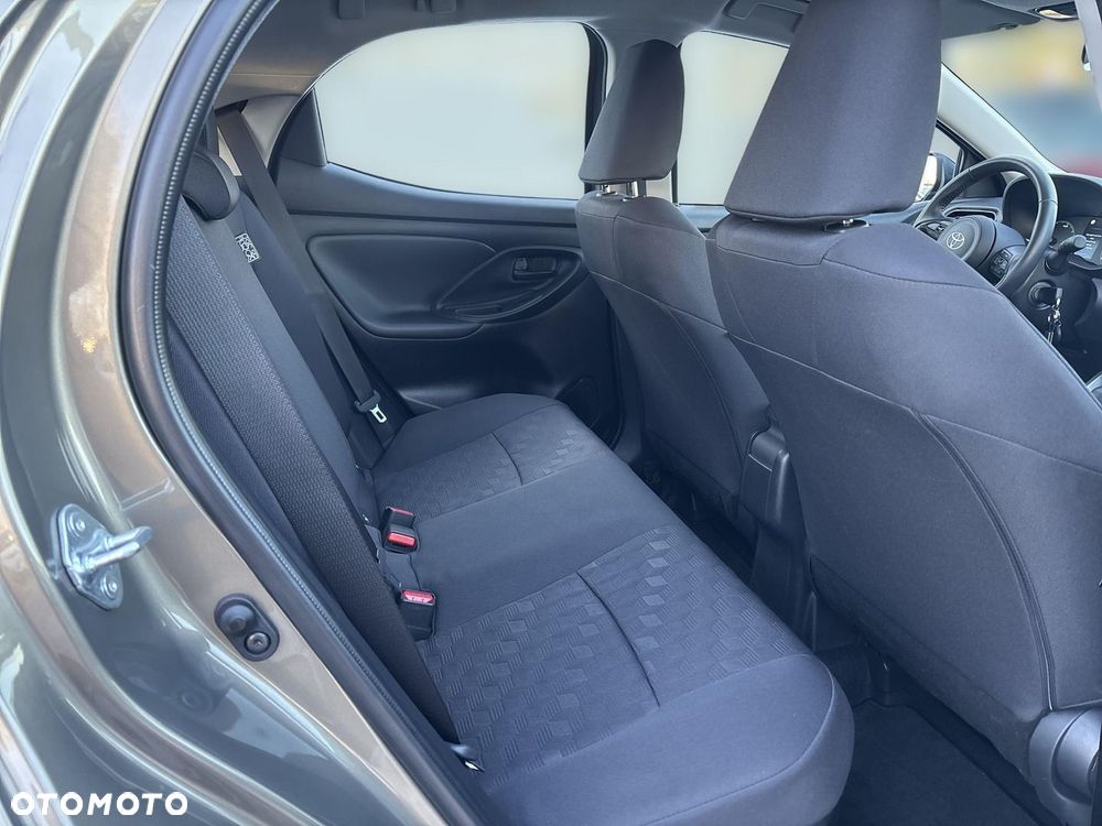 Toyota Yaris - 10
