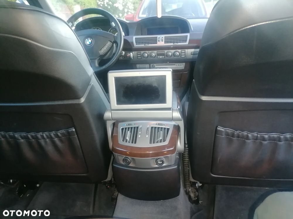 BMW Seria 7 750i L - 13