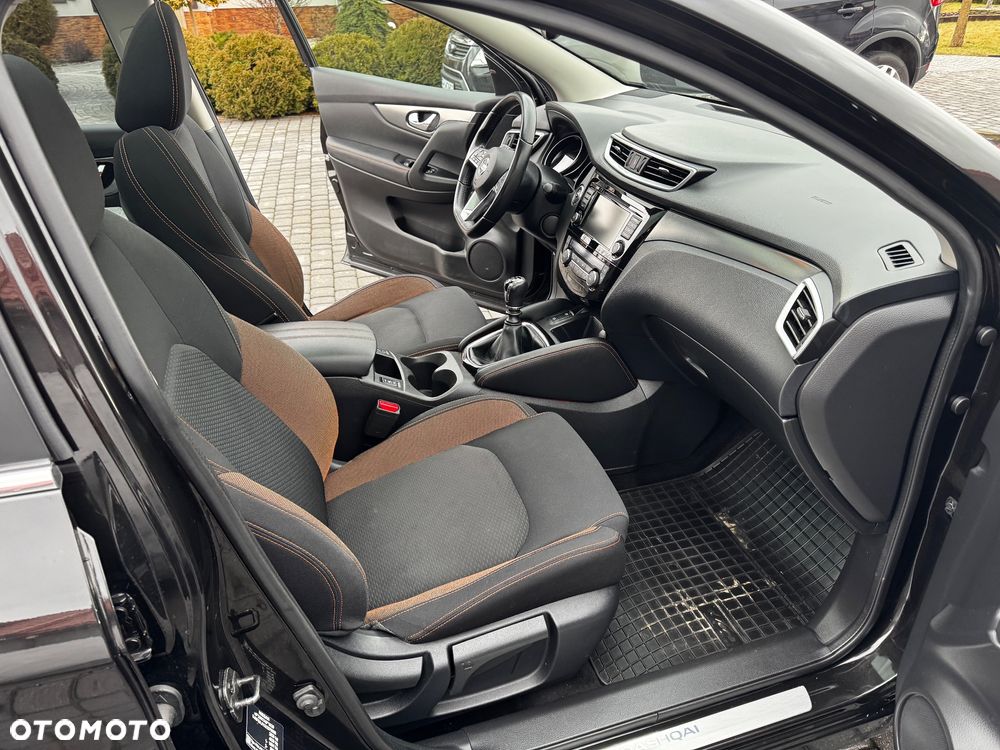 Nissan Qashqai 1.7 dCi TEKNA - 8