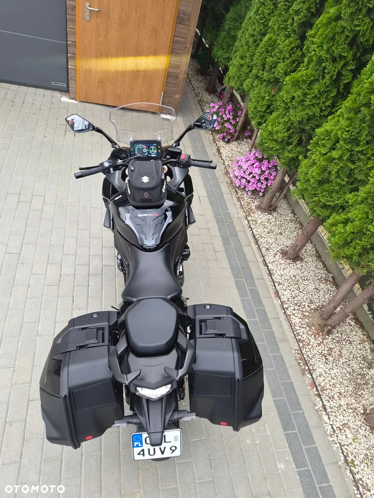 Suzuki GSX - 12