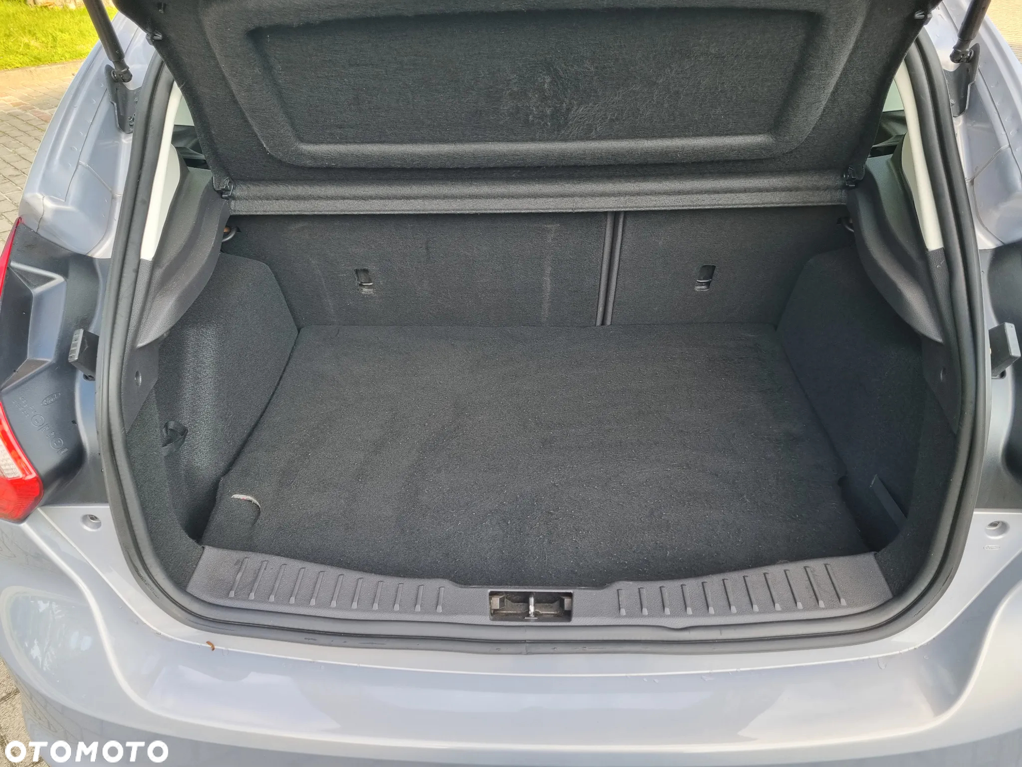 Ford Focus 1.6 Ambiente - 13