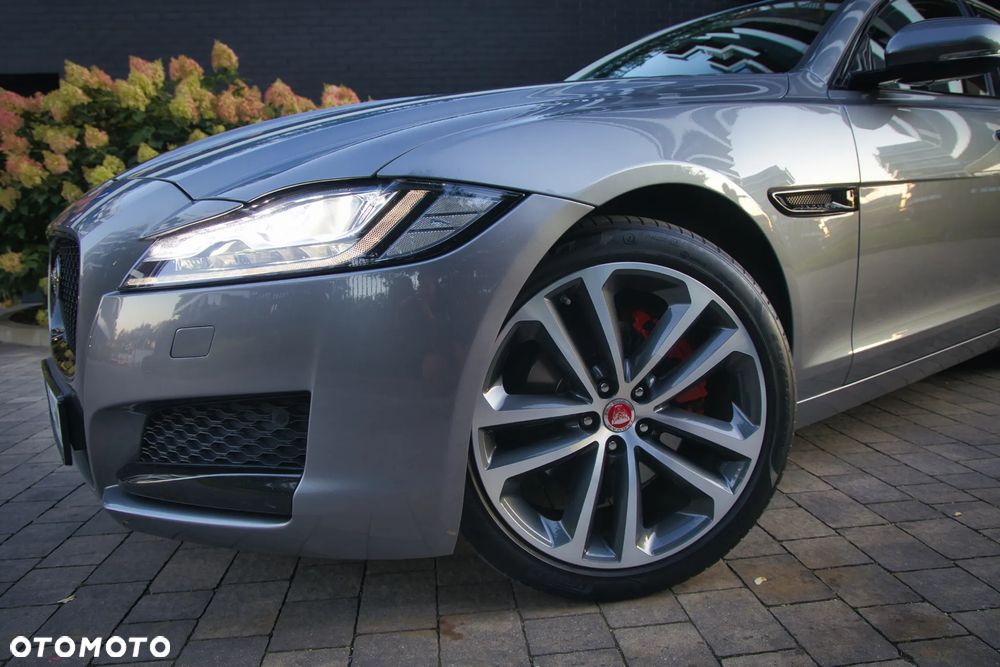 Jaguar XF 2.0 T Prestige - 7
