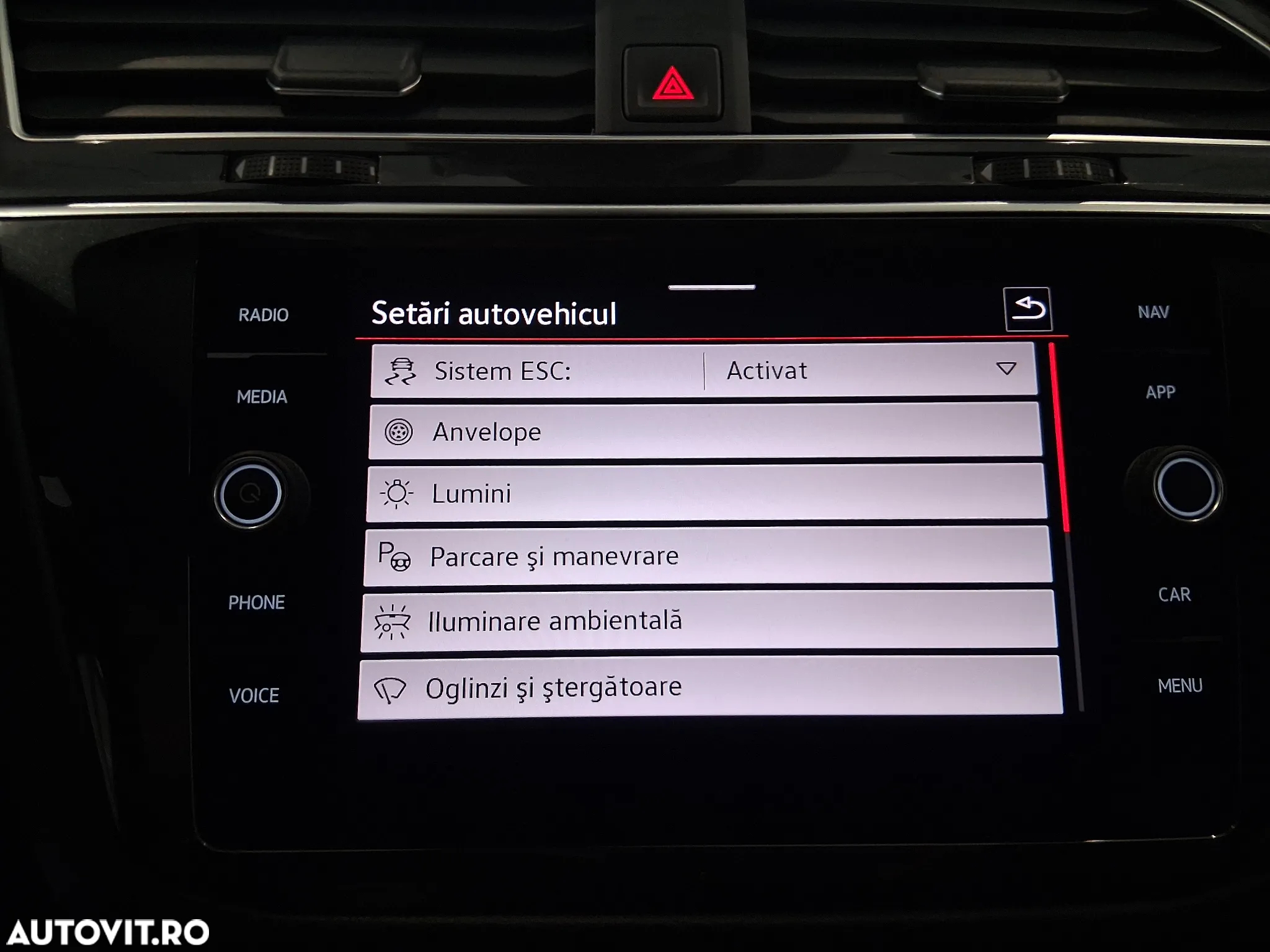 Volkswagen Tiguan 2.0 TDI SCR DSG 4Motion R-Line - 28