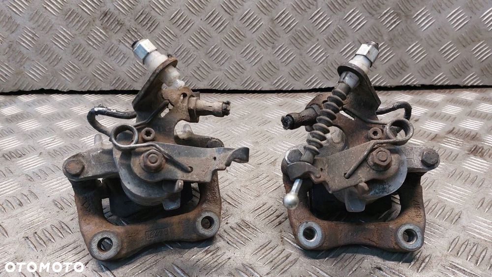 ZACISK HAMULCOWY LEWY TYŁ + PRAWY TYŁ SEAT LEON II - 2