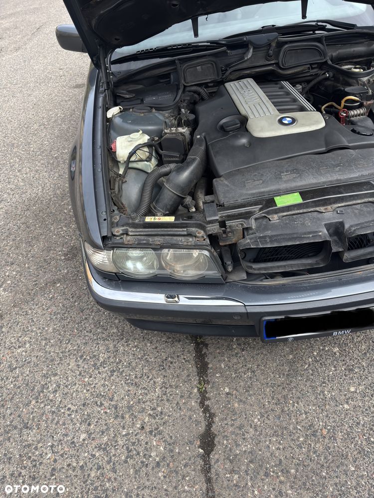 BMW Seria 7 - 12