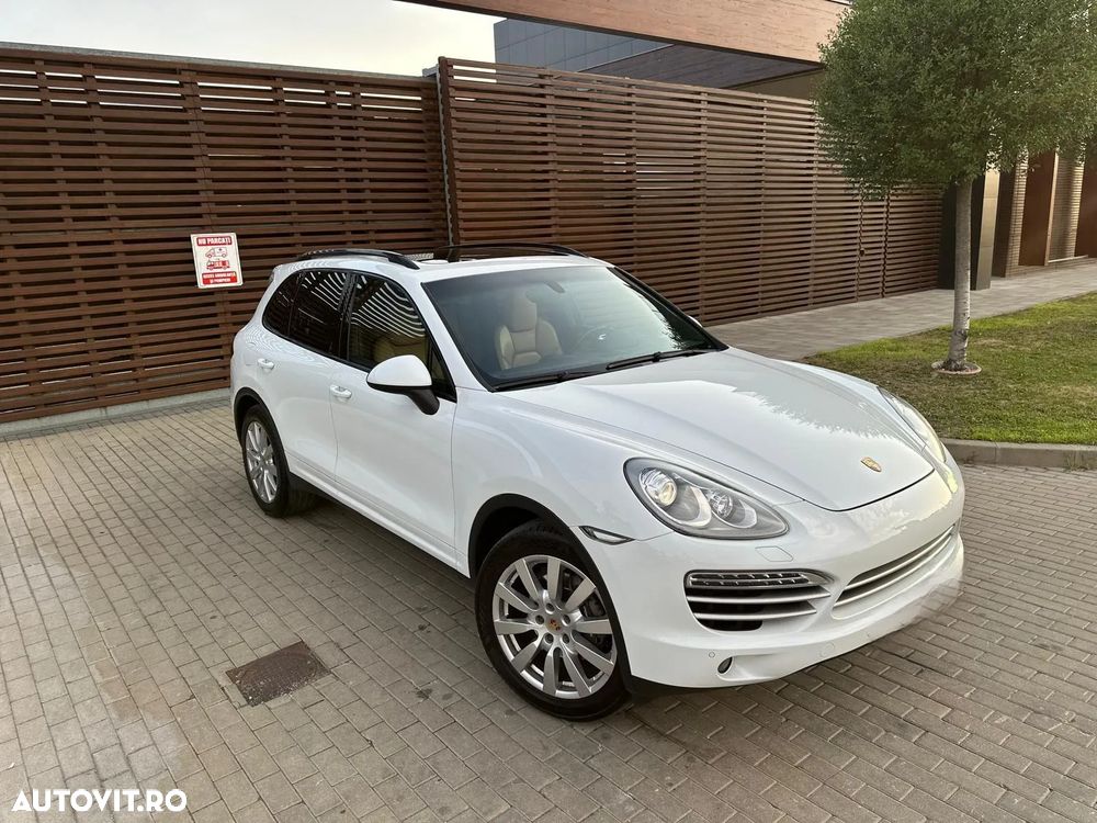Porsche Cayenne - 1