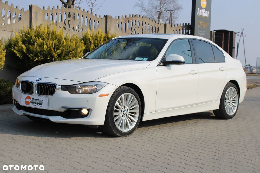 BMW Seria 3 328i xDrive Sport Line - 13