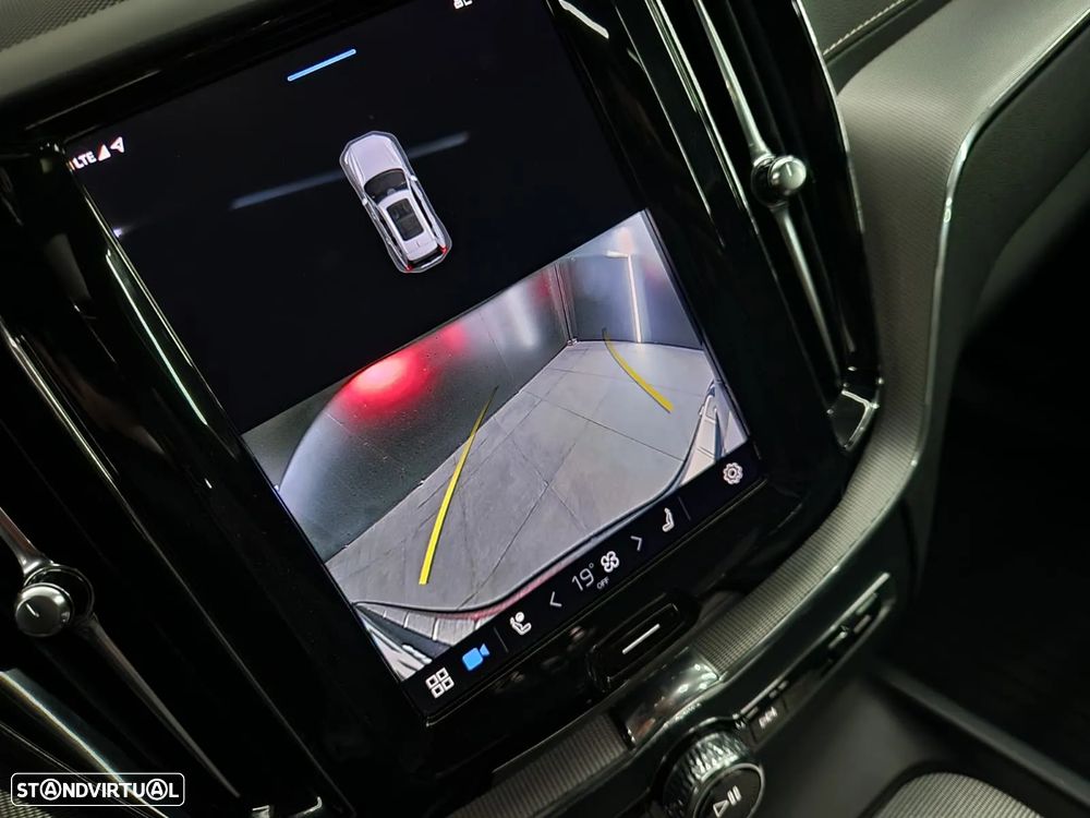 Volvo XC 60 2.0 T8 PHEV R-Design AWD - 14
