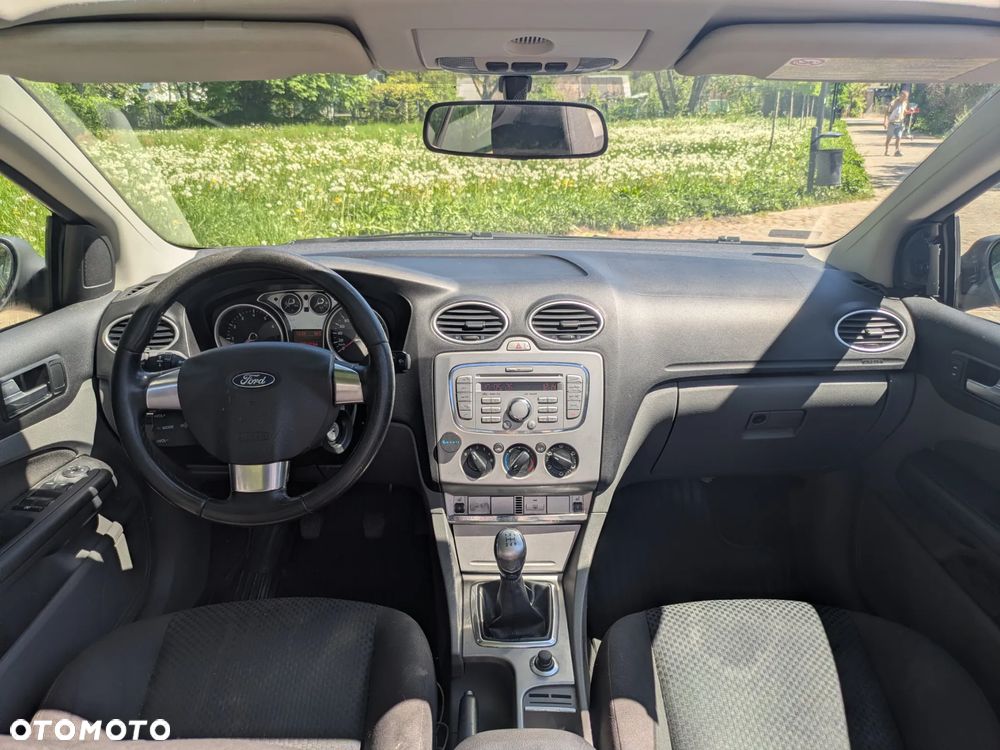 Ford Focus 1.6 16V Trend - 21