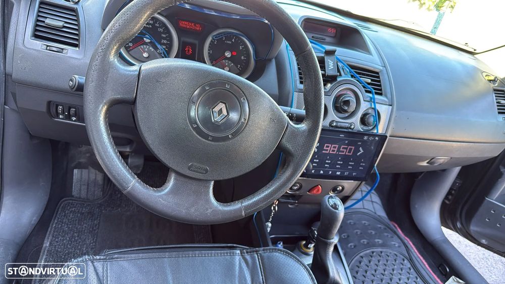 Renault Mégane 1.5 dCi Confort - 6