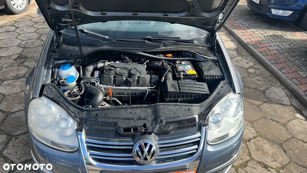 Volkswagen Jetta 1.9 TDI DPF Sportline - 30