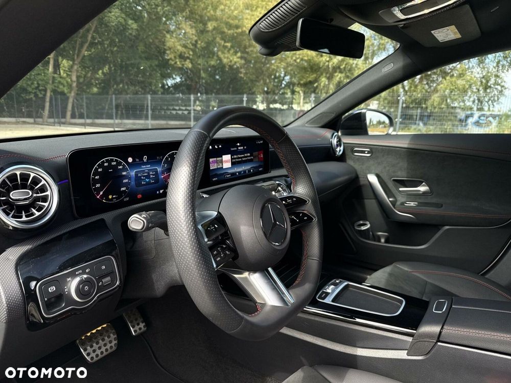 Mercedes-Benz CLA - 13