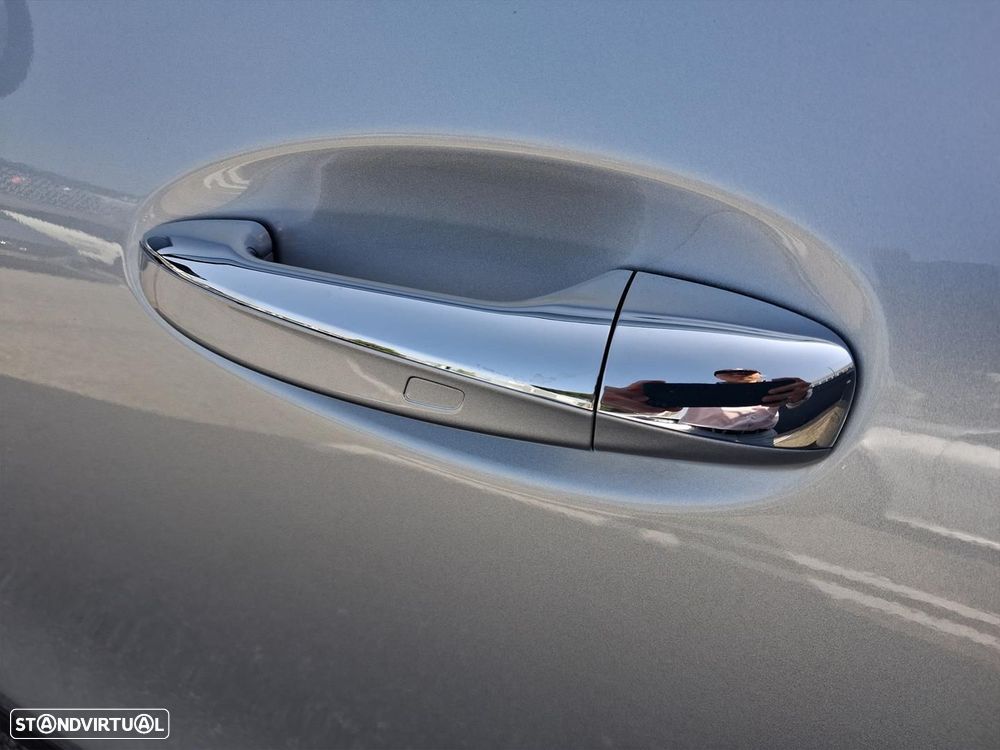 Mercedes-Benz GLA 180 d AMG Line - 8