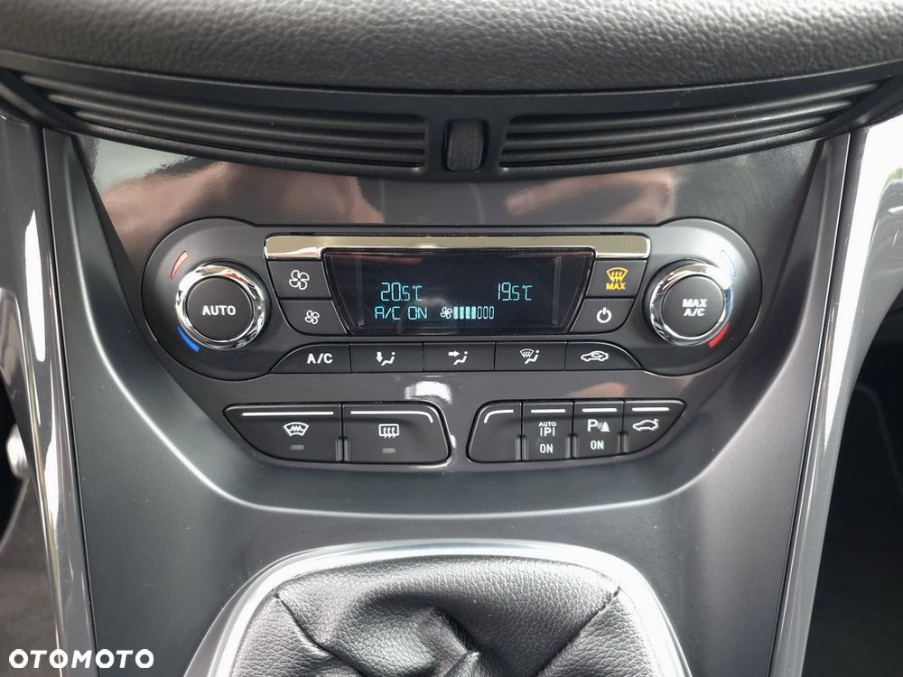 Ford Kuga 2.0 TDCi FWD Titanium - 20