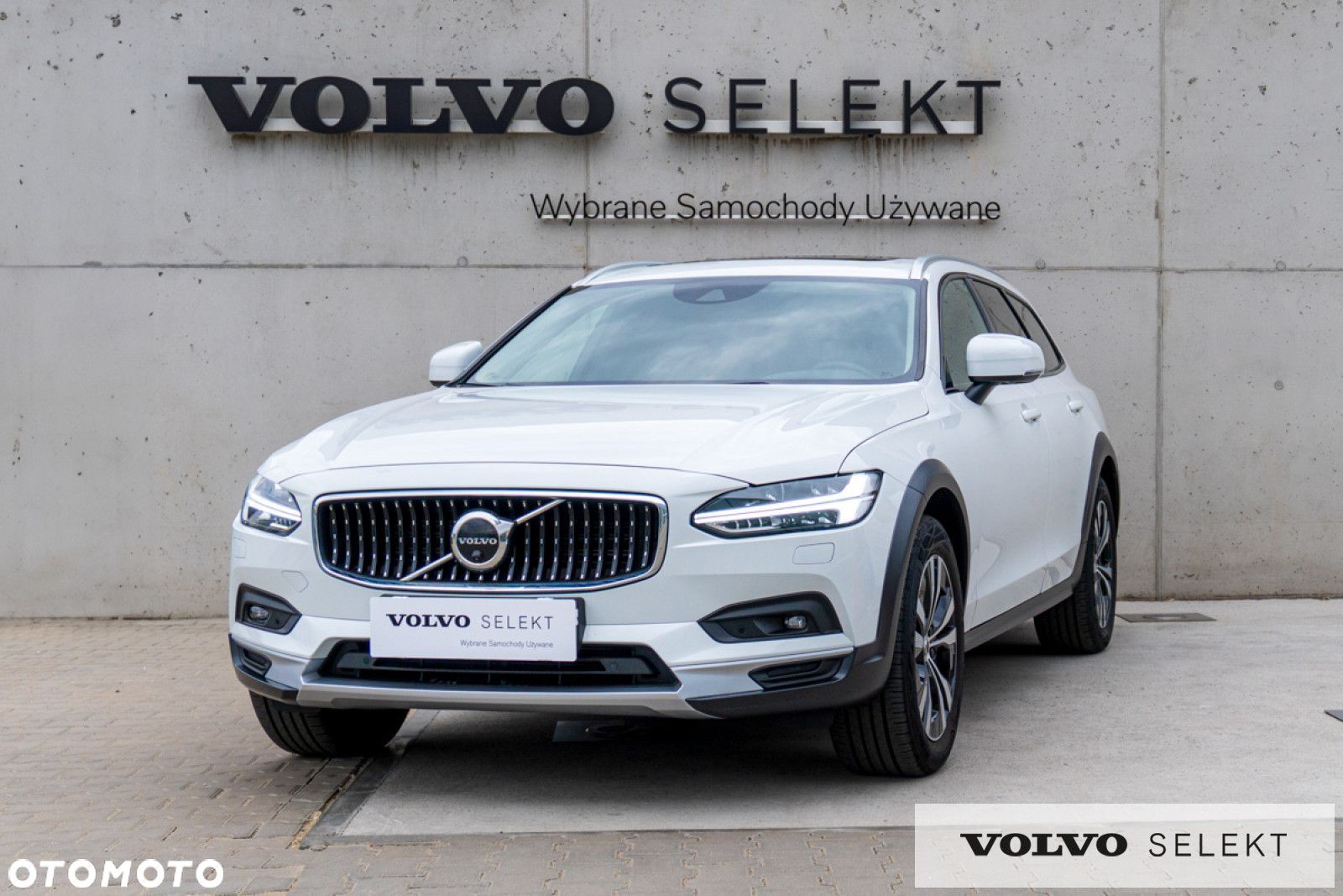 Volvo V90 Cross Country - 1