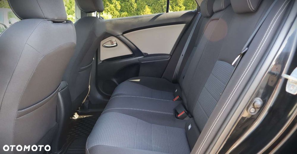 Toyota Avensis - 15