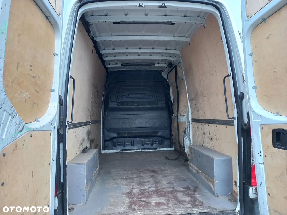 Mercedes-Benz Sprinter - 10