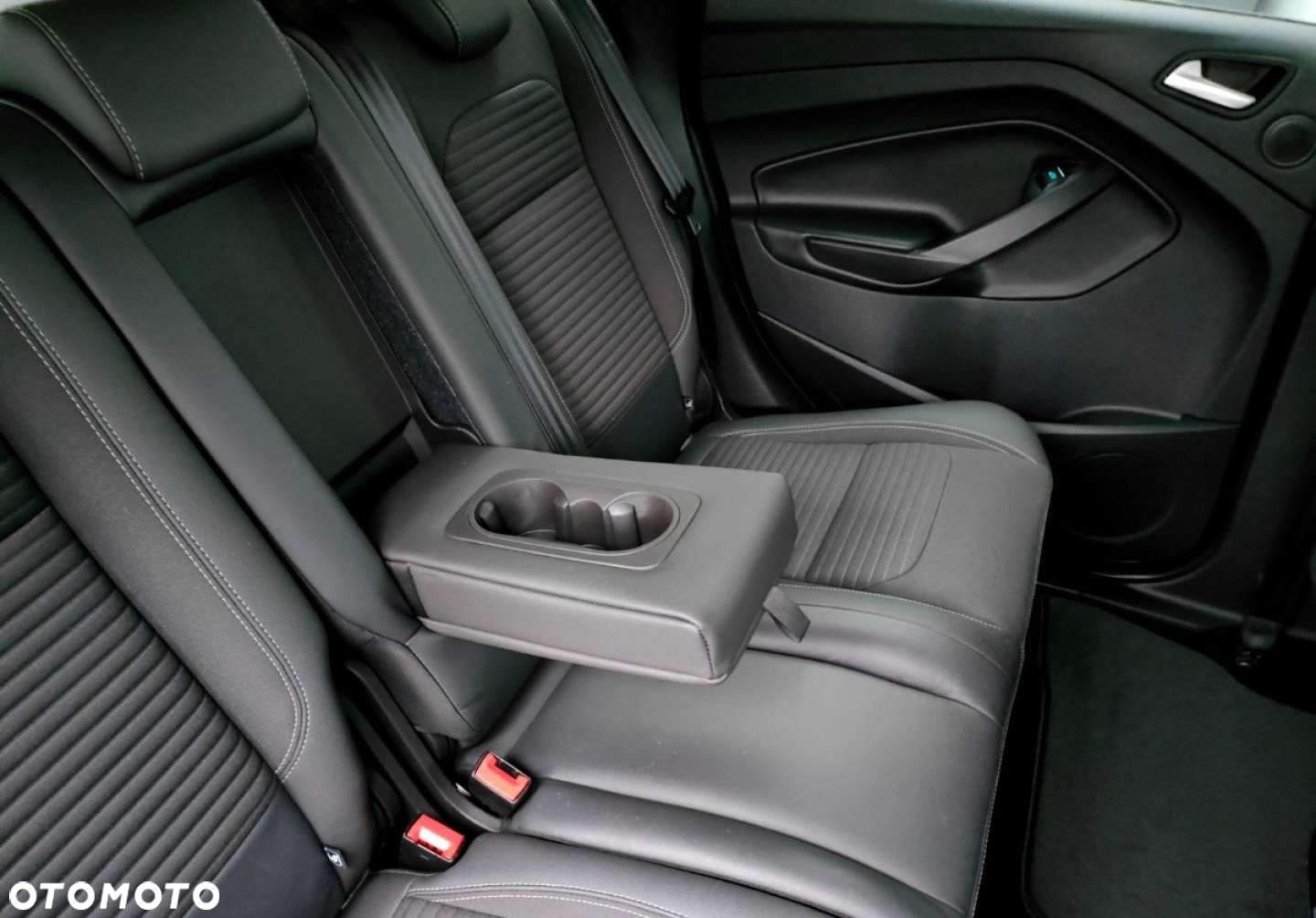 Ford Kuga - 25