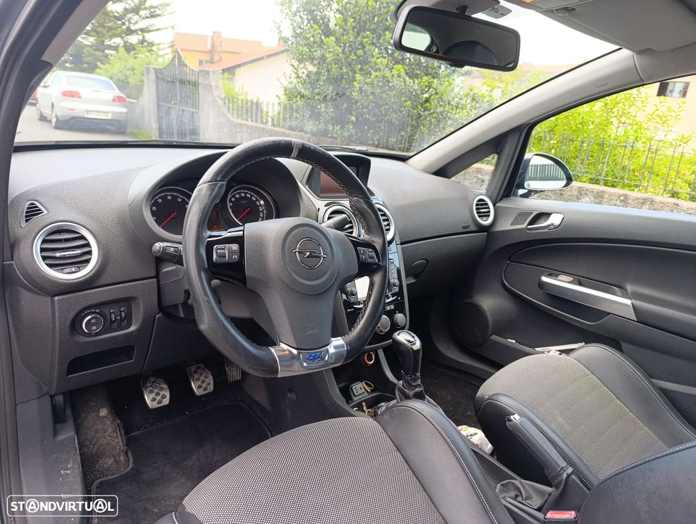 Opel Corsa 1.6 Turbo OPC - 12