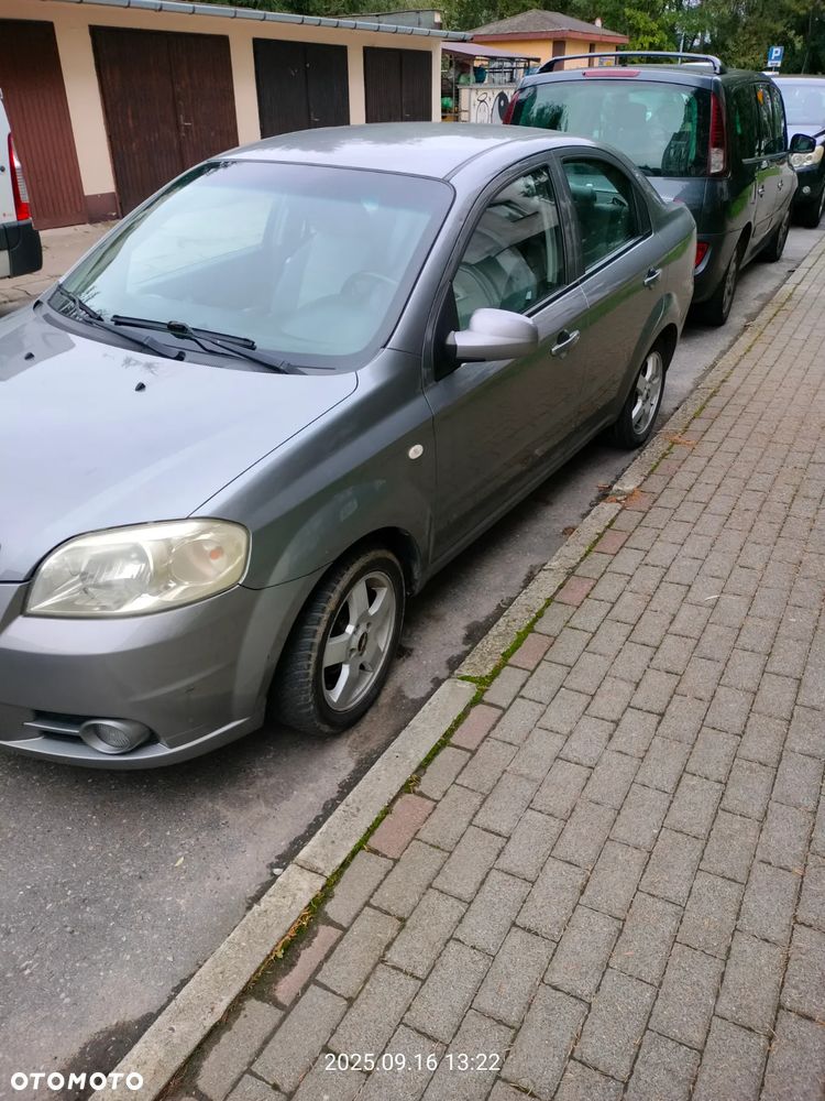 Chevrolet Aveo - 4