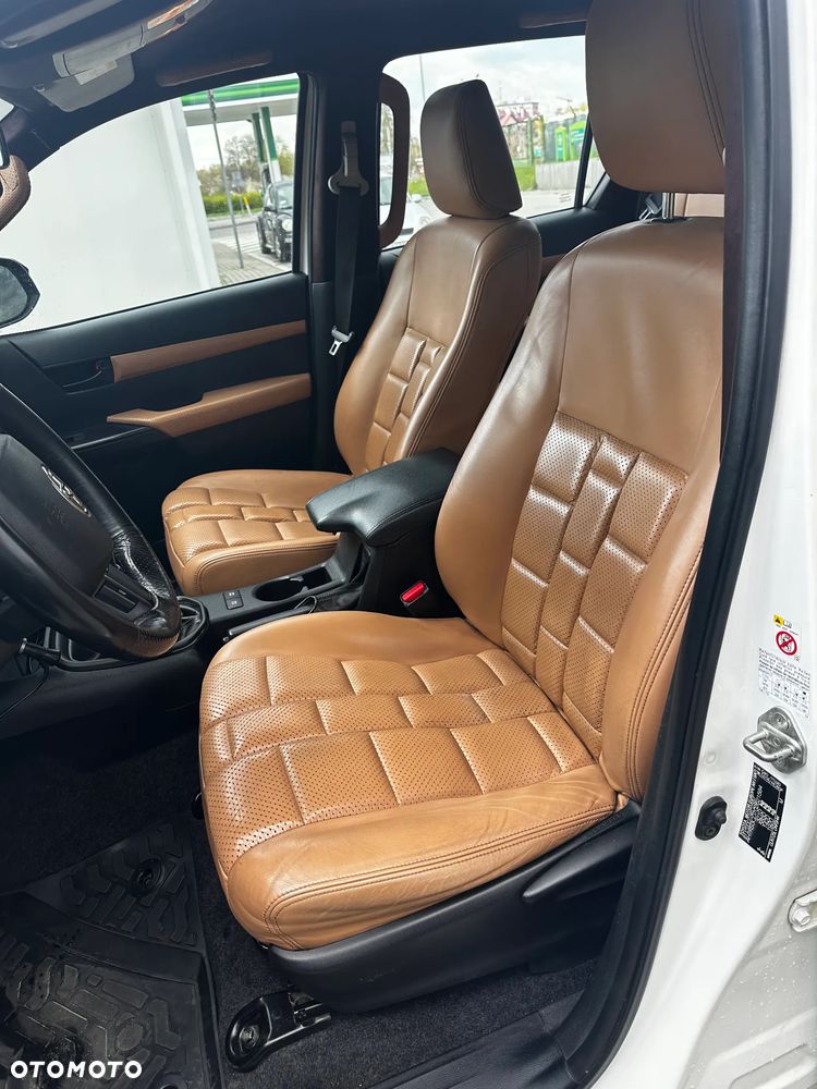 Toyota Hilux 2.4 D-4D Double Cab DLX 4x4 - 9