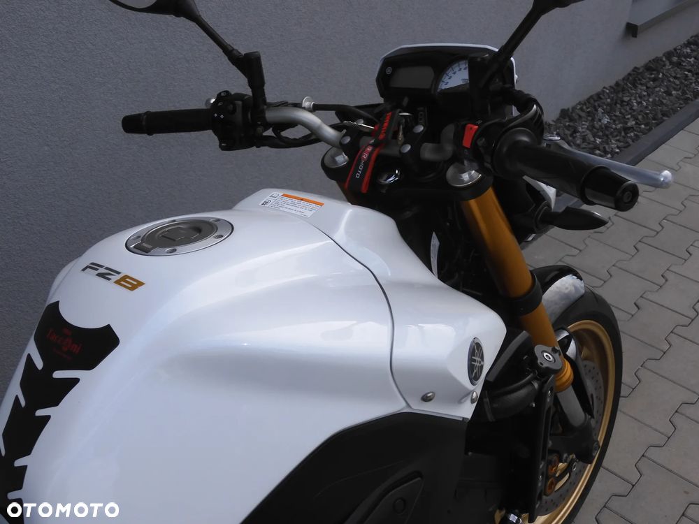 Yamaha FZ8 - 7