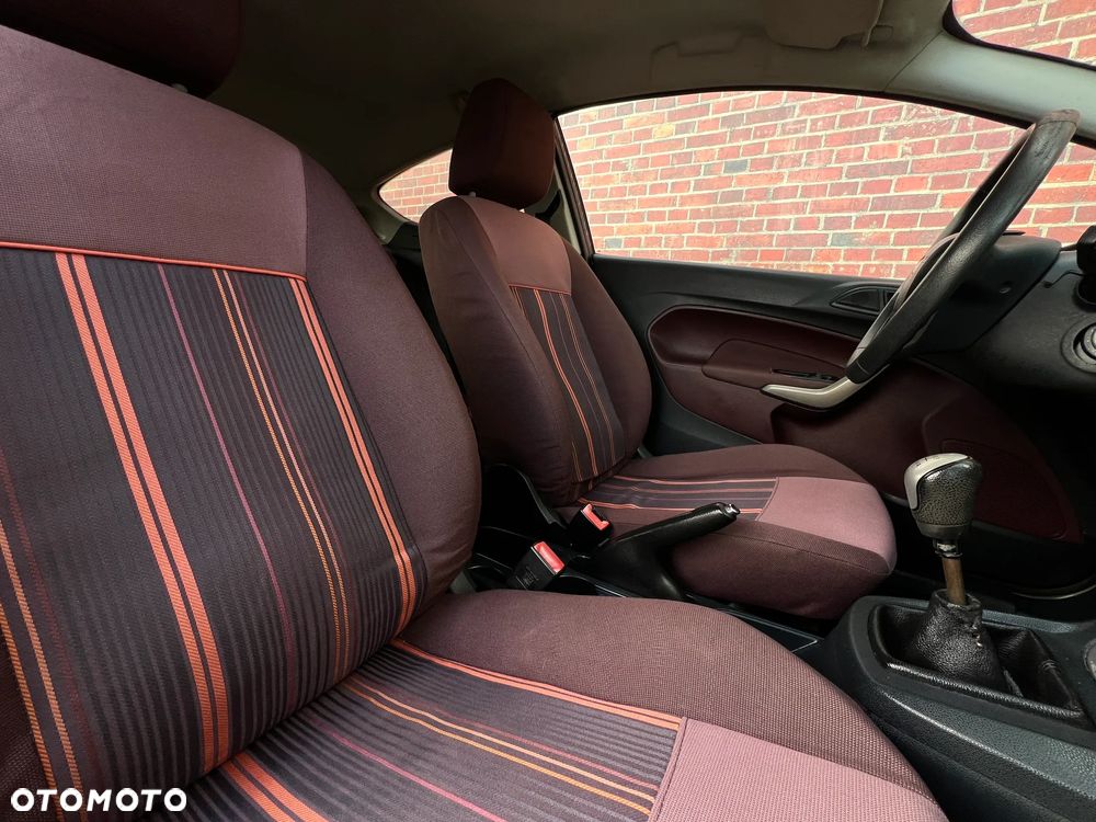 Ford Fiesta - 15