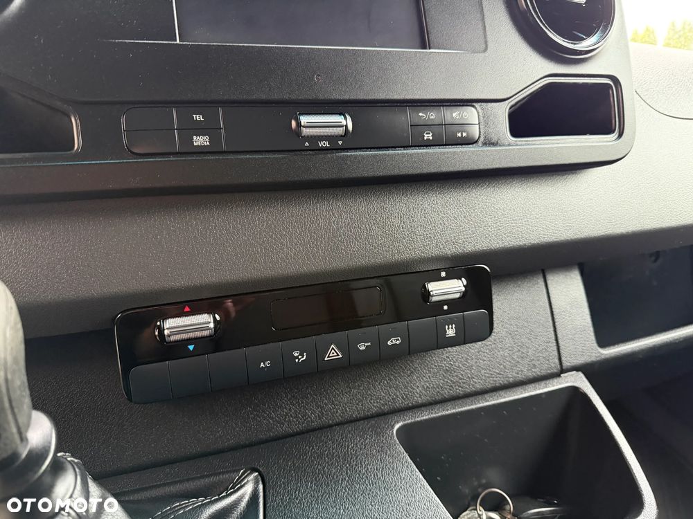 Mercedes-Benz Sprinter 516 Bliźniaki Izoterma Winda - 15