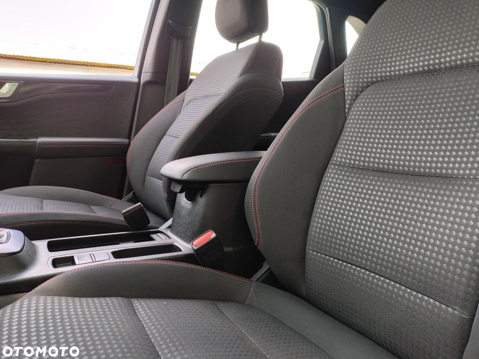 Ford Kuga 1.5 EcoBoost FWD ST-Line - 24