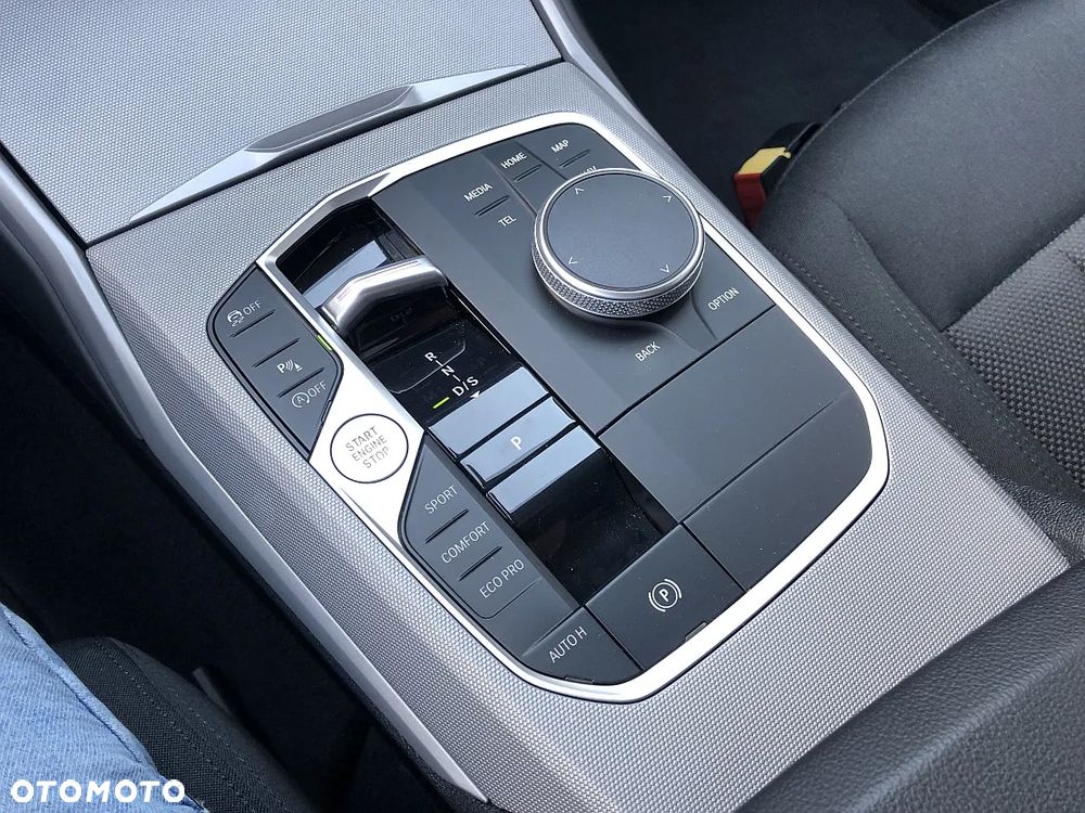 BMW Seria 3 318i Sport Line - 22