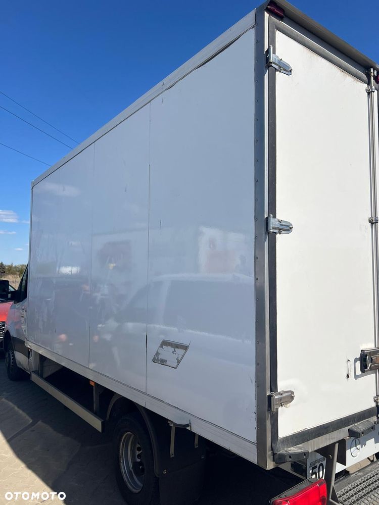 Mercedes-Benz Sprinter - 2