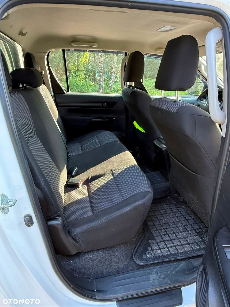 Toyota Hilux 2.4 D-4D Double Cab DLX 4x4 - 16