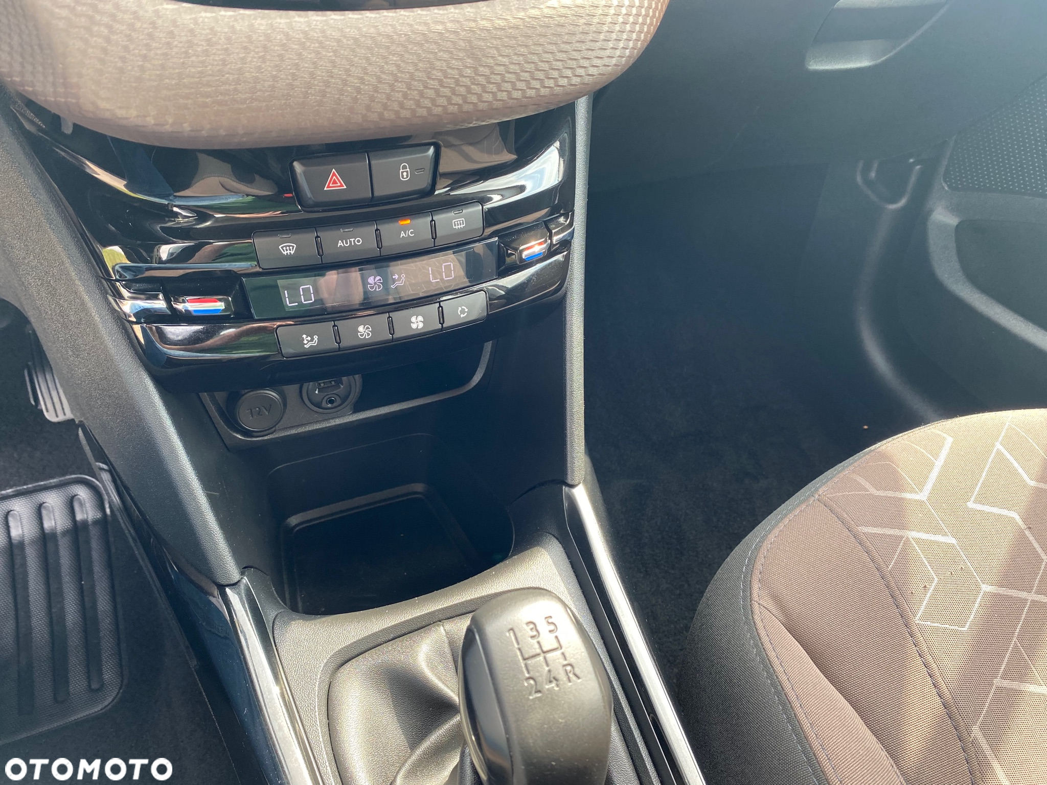 Peugeot 2008 PureTech 110 Stop&Start Black Edition - 38