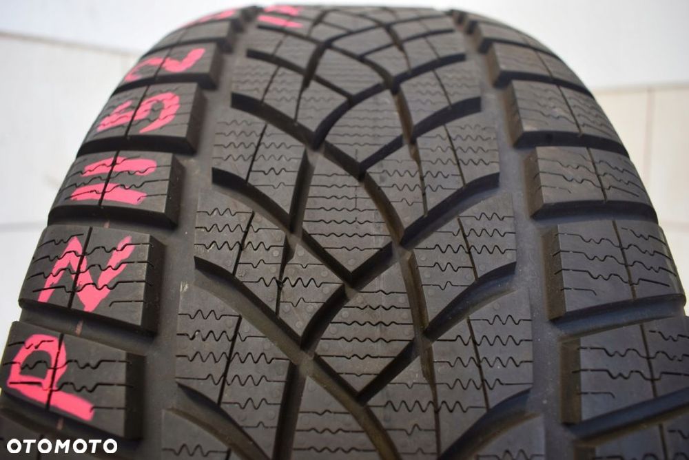 R17 245/55 Goodyear UltraGrip Performance MO-V - 1