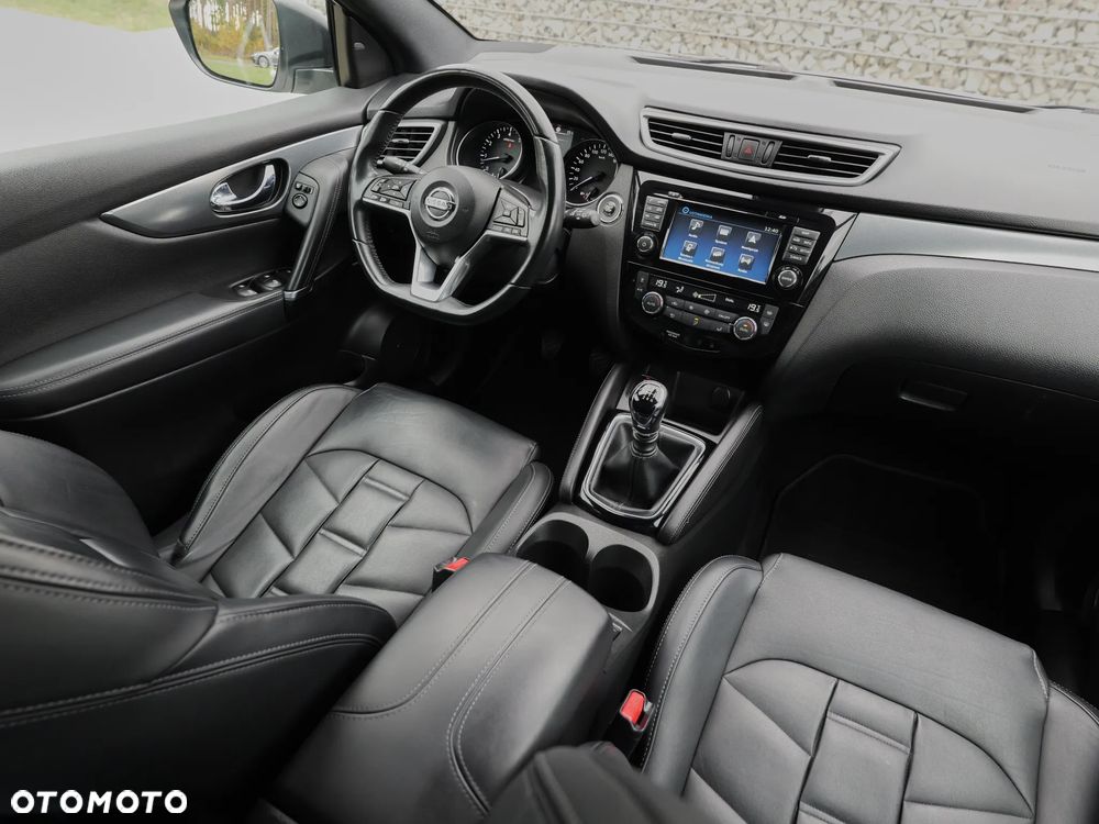 Nissan Qashqai 1.6 DIG-T TEKNA+ - 25
