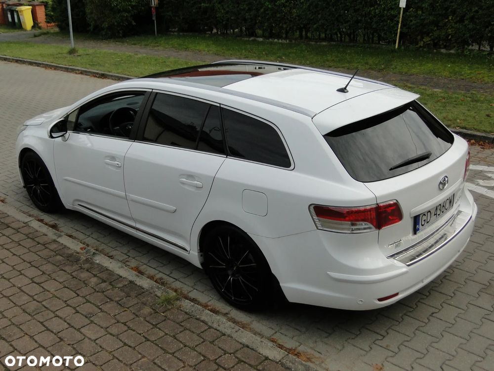 Toyota Avensis 2.2 D-CAT Sol plus NAVI - 24