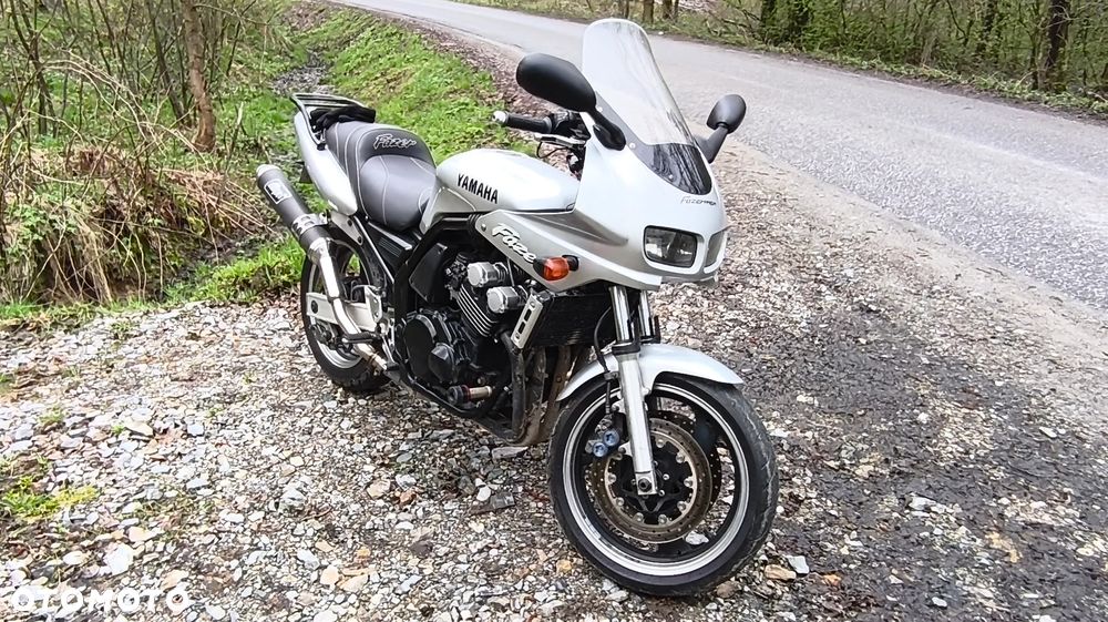 Yamaha FZS - 10