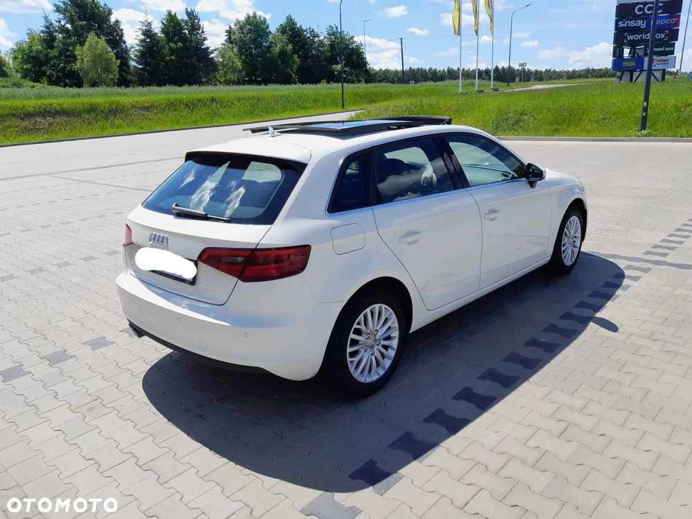Audi A3 Sportback 2.0 TDI Ambiente S tronic - 4